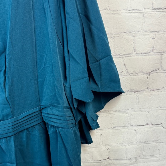 BloomChic Teal Surplice Peplum Top Plus Size 6X 30 - Picture 4 of 8